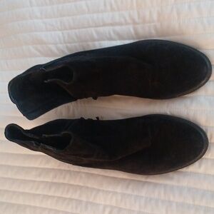 Stuart Weisman Black Suede Boots EUC